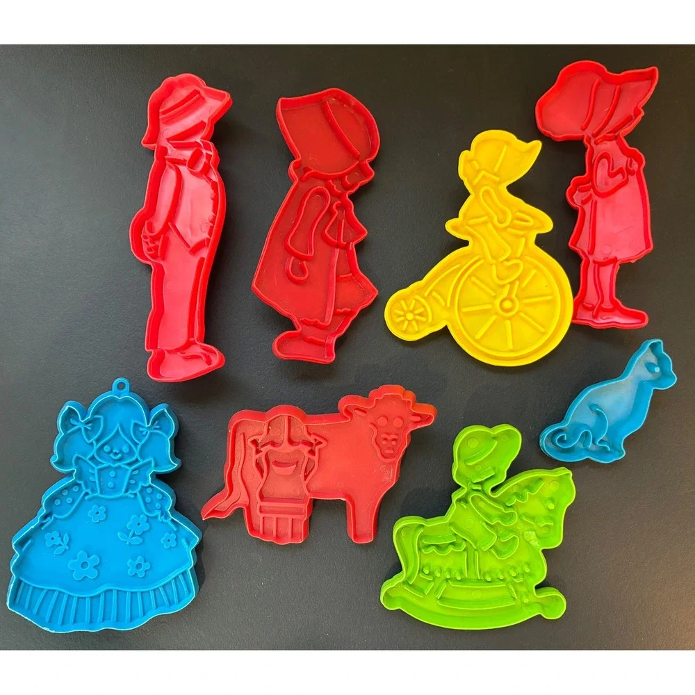Vintage Chilton Hallmark Cookie Cutters Sunbonnet Sue Nursery Rhyme Cottage